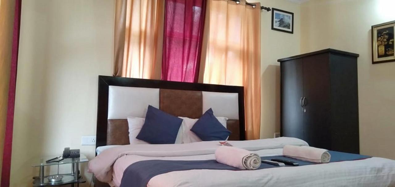 Hotel Om Palace McLeod Ganj Extérieur photo